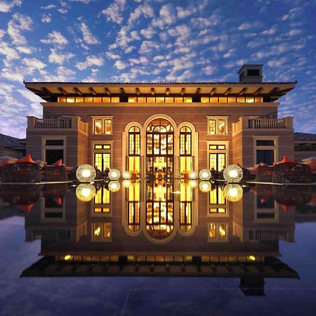 วินด์แฮม แกรนด์พลาซ่า รอยัล ไห่นานหลงมูเบย์ Hotel Ledong ภายนอก รูปภาพ