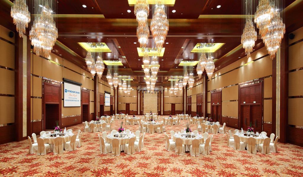 วินด์แฮม แกรนด์พลาซ่า รอยัล ไห่นานหลงมูเบย์ Hotel Ledong ภายนอก รูปภาพ